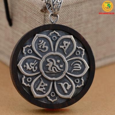 Mặt dây chuyền khắc Om Mani Padme Hum C